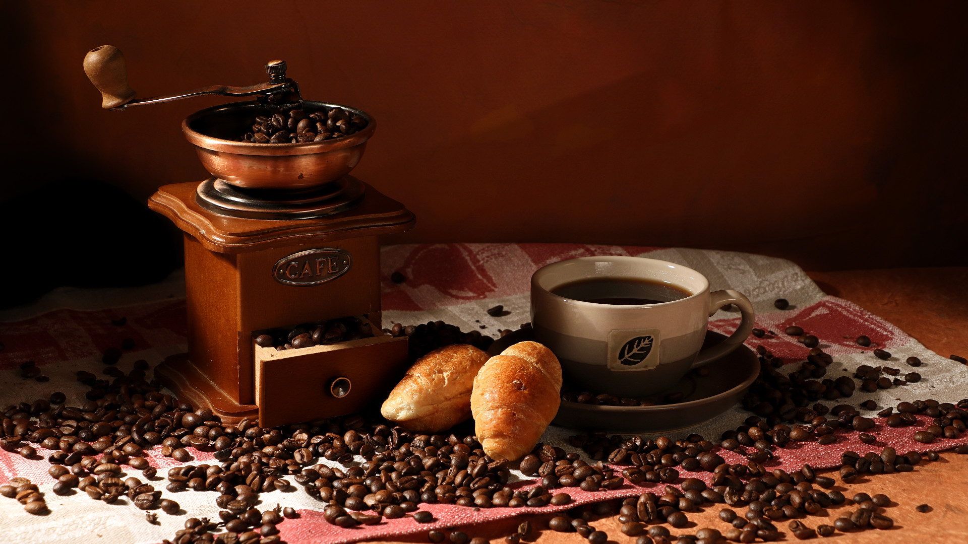 Coffee Grinder with Beans